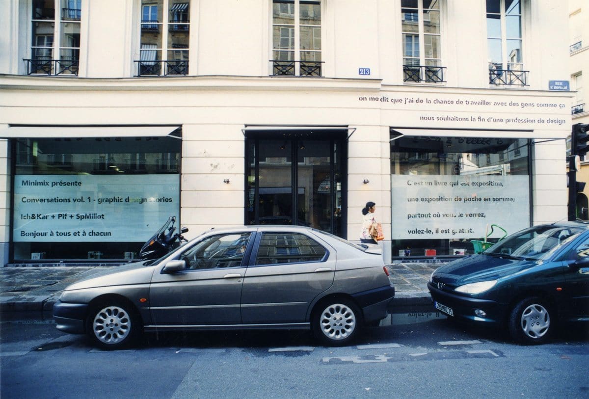 Vitrine du concept store colette pour le lancement du livre Conversation avec IchetKar Pif et Sp millot 