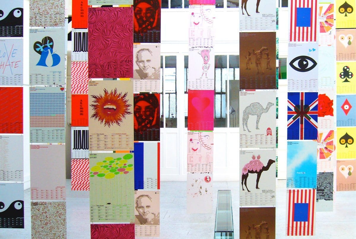 Les posters calendriers du Momo à Londres exposés à la galerie Anatome à Paris pour IchetKar curiosités