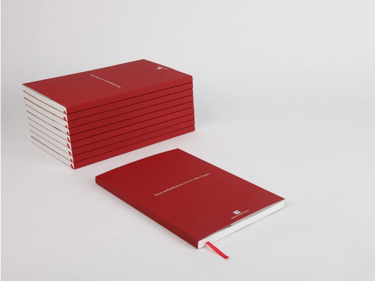 Ich&Kar dessine un carnet sur mesure pour Rémy Cointreau. Une petite série de carnets rouges très chic.