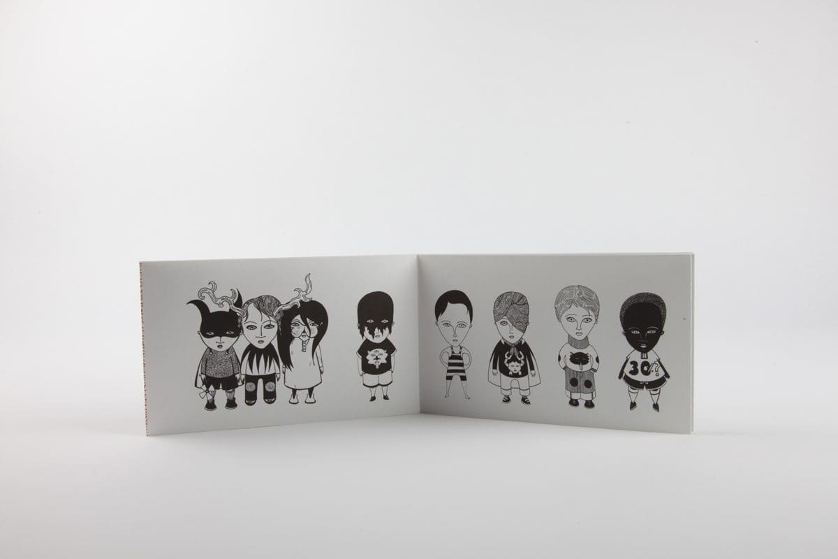 Livre-objet intérieur de Fred Le Chevalier. Design graphique par Ich&Kar. Editions Echos.