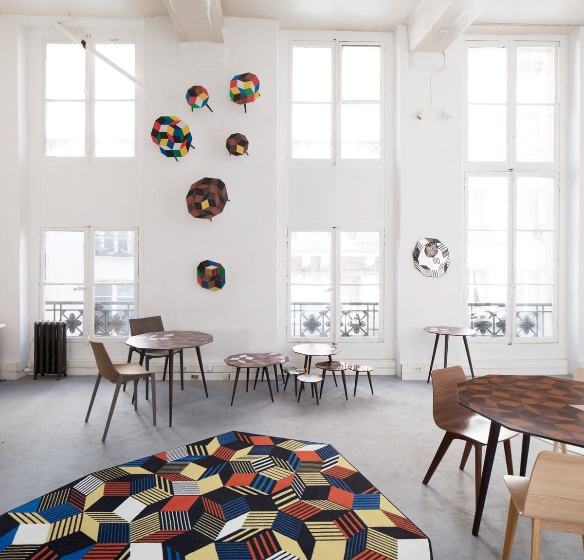 Exposition Penrose Project, Ich&Kar - Bazartherapy, Paris Design Week 2015, tapis, tables basses et guéridon au motifs géométrique