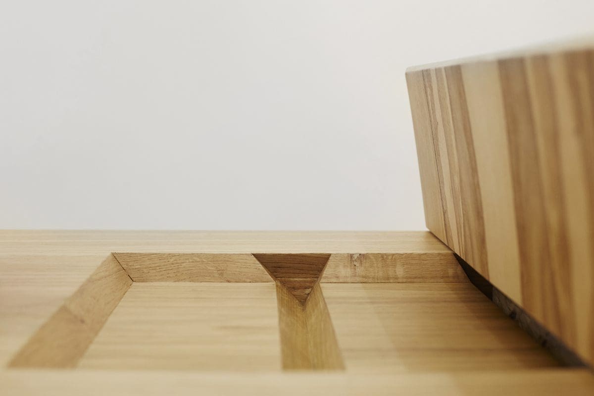 Ich&Kar guillaume buzin detail table d'exposition d'objets graphiques