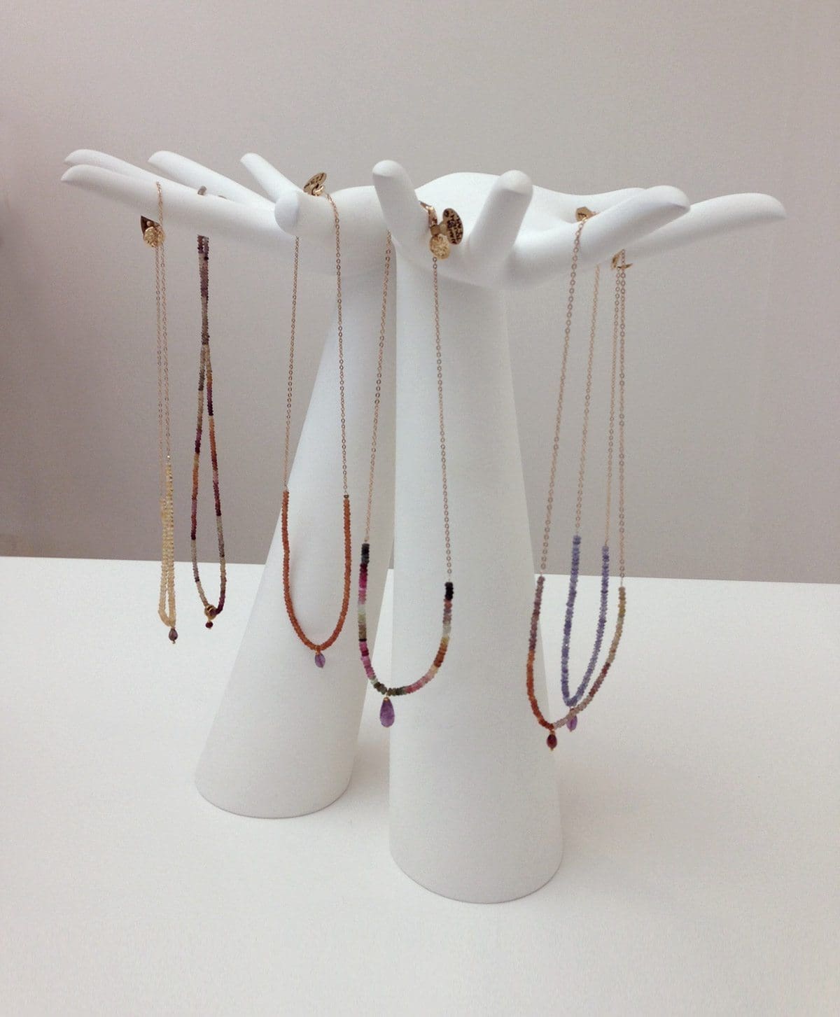 arbre à mains ichetkar bijoux