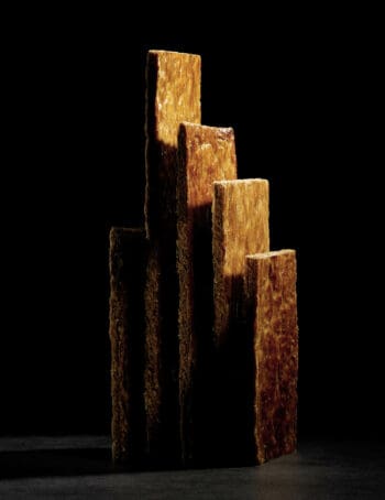 Photo de Jean Jacques Pallot pour le nouveau livre du Maestro Pierre Hermé. Ichetkar signe la direction artistique afin de propulser la pâtisserie au rang de l’art.