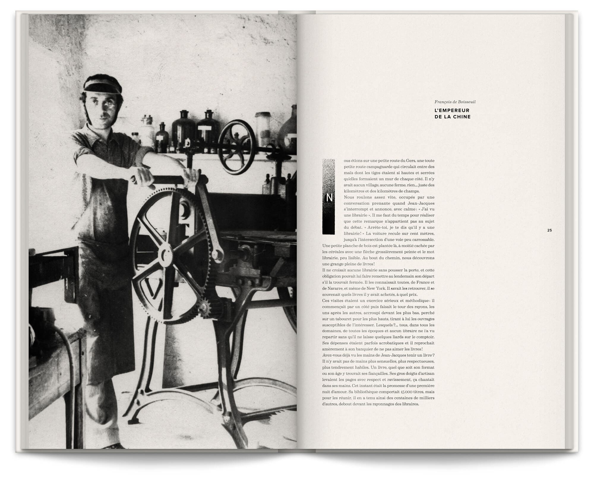 Livre "Jean-Jacques Sergent, Soldat de plomb", photographie du célèbre éditeur imprimeur typographe dans son atelier, texte de François de Boisseuil, "L'empereur de la Chine", design graphique Ich&Kar.