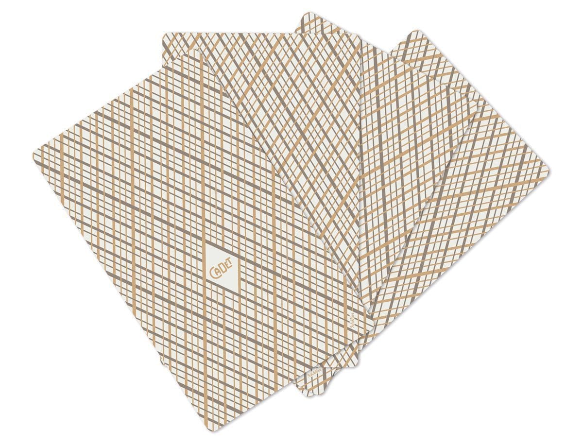 Cartes de menu du restaurant Cadet de Santa Monica. Des cartes qui ressemblent à des cartes à jouer version grand format. Menu cards of the restaurant Cadet at Santa Monica like playing cards. Design by ichetkar