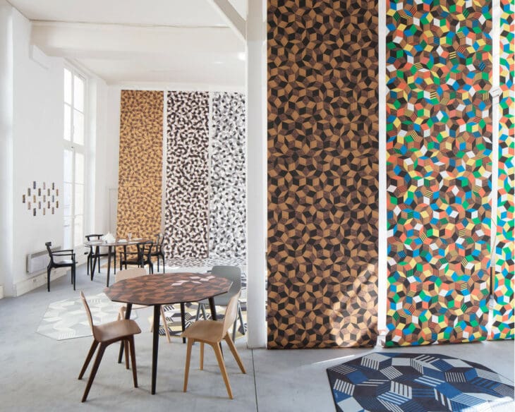 Penrose wallpaper : Ich&Kar sur les murs, une nouvelle dimension ! Motif vertigineux, hypnotique, géométrie Penrose fascinante.