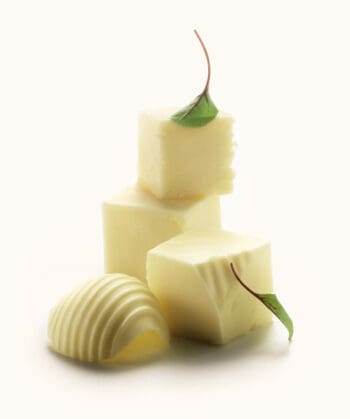 Ich&Kar choisit le chef Eric Trochon, le photographe Peter Lippmann et la styliste Garlone Bardel pour la série beurre.