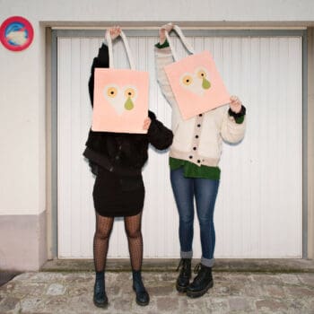 IchetKar dessine un tote bag sérigraphié coeur rose, pour tout les célibataires et les déçus de l'amour.