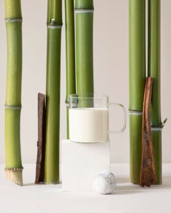 Ichet&Kar réalise la série 'Lait et Plantes' pour mettre en avant les vertus dynamisantes, apaisantes et immunitaires des laits infusés, confiée par la Milkfactory.