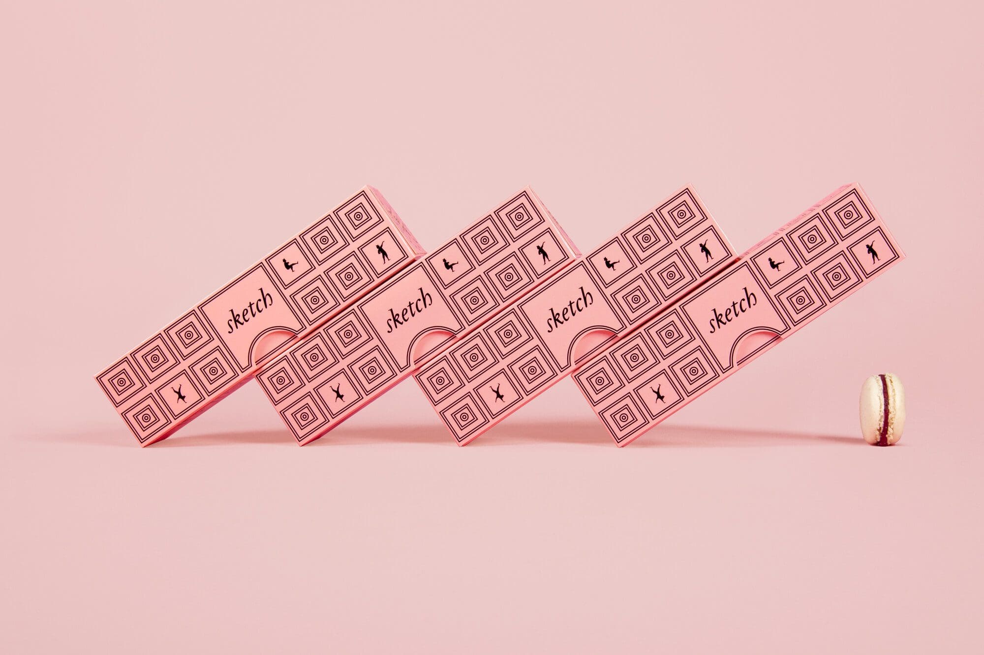 boite macaron sketch habillage et graphisme rose à motif Ich&Kar