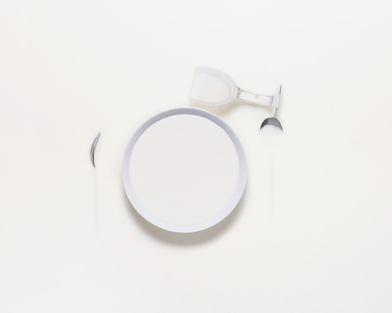 Pour le catalogue et l'exposition LAC, lichetkar retrouve Colombe clier à la photographie et se charge de la direction artistique