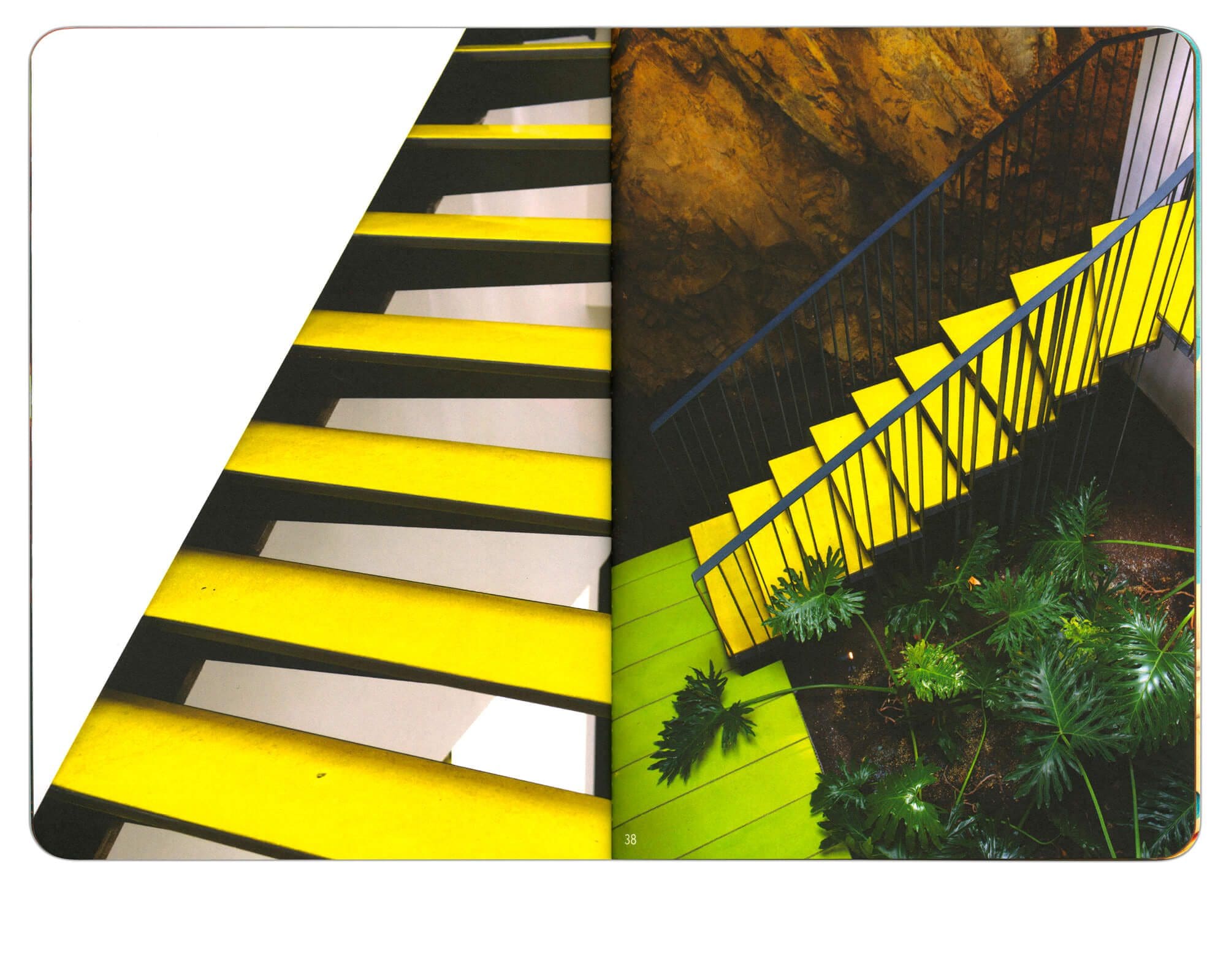 double page du livre COLORS 2021 pour annabel Karin Kassar, design ichetkar