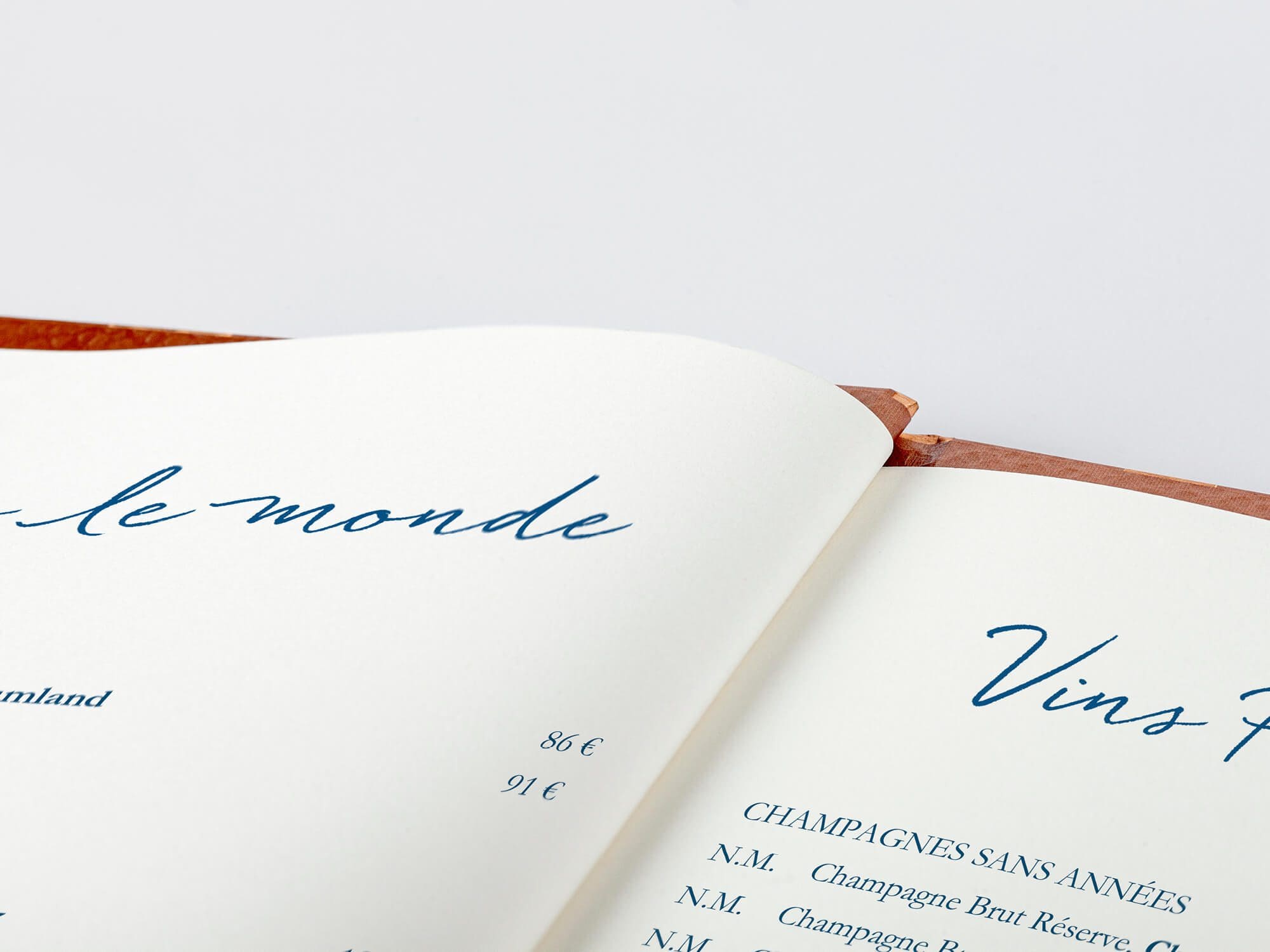 Le studio de graphisme Ich&Kar conçoit le design de la carte des vins du chef triplement étoilé Pierre Gagnaire.