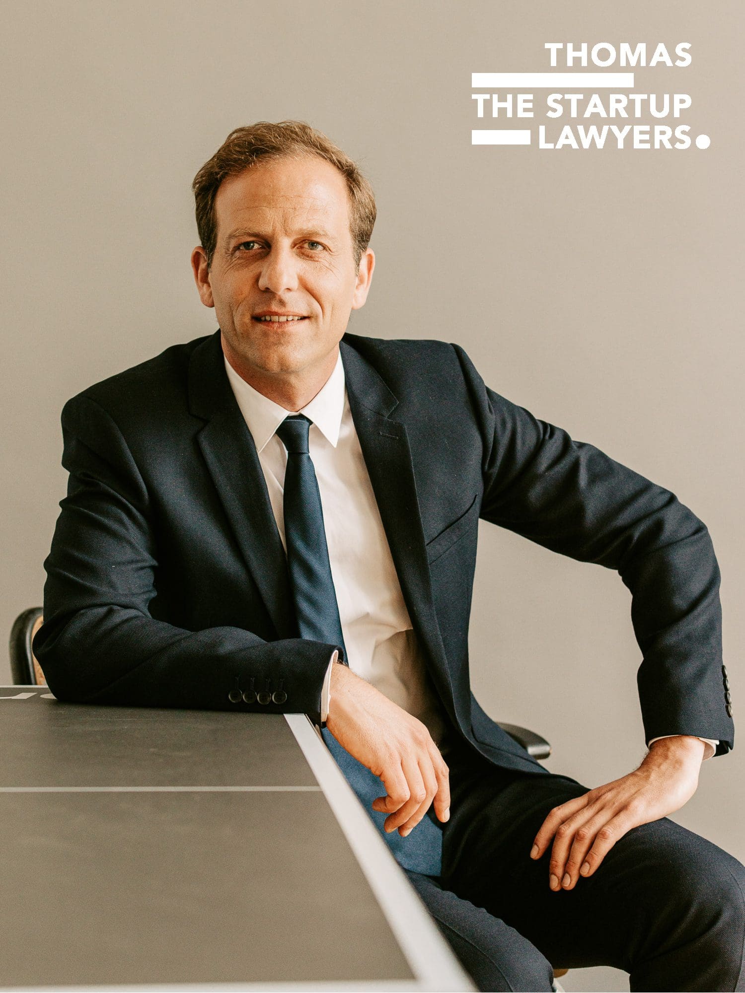 portrait de thomas avocat et fondateur de thomas te startup lawyers, une identité signée ichetkar