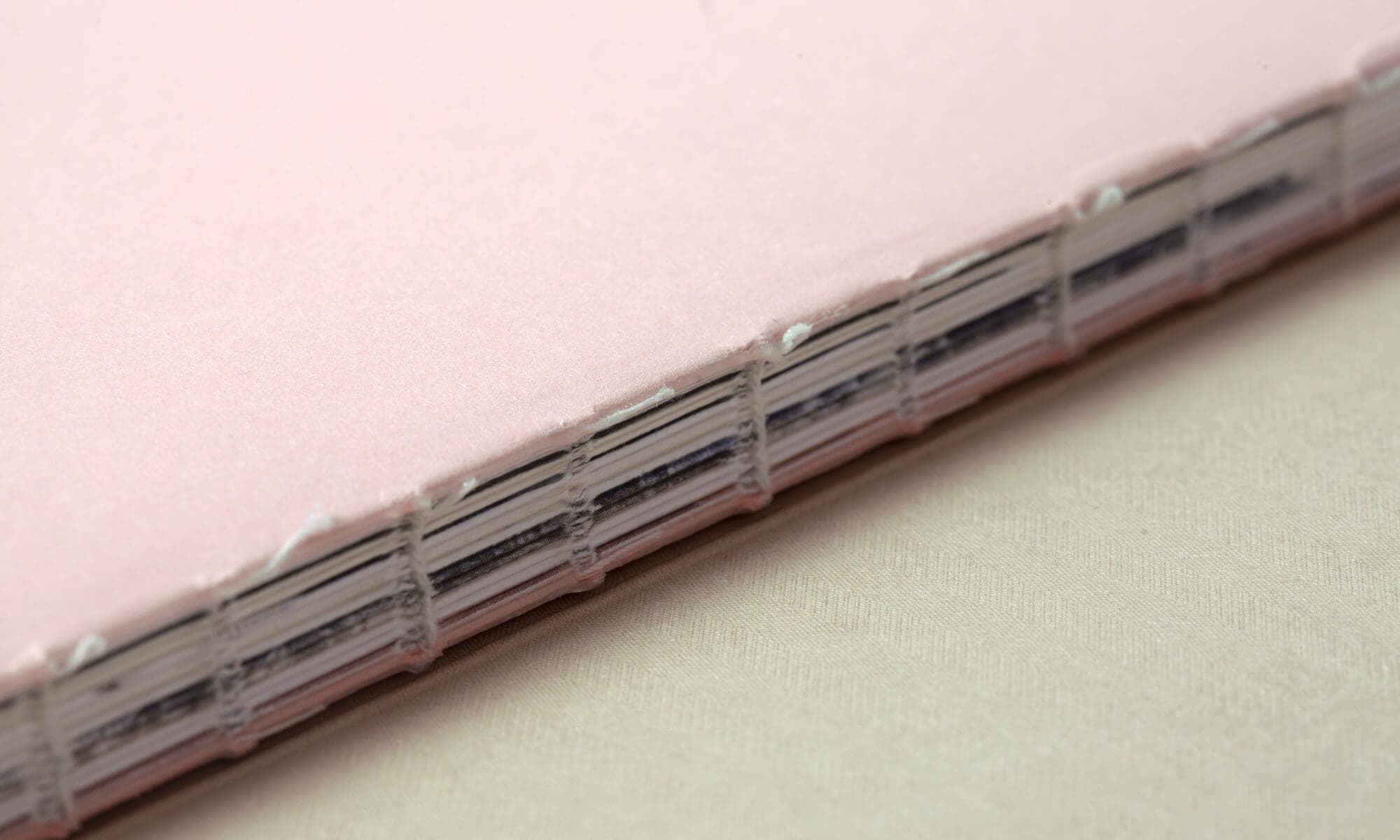 helene-muheim-quelques-part-dans-l-inacheve-livre-details-cnap-ichetkar