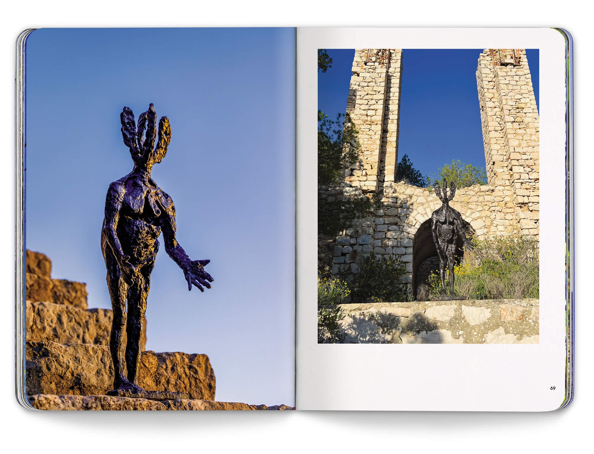 La sculpture l'Hydre présente dans la monographie de Germaine Richier lors de l'exposition à la friche de l'Escalette à Marseille, maquette et mise page du livre par IchetKar
