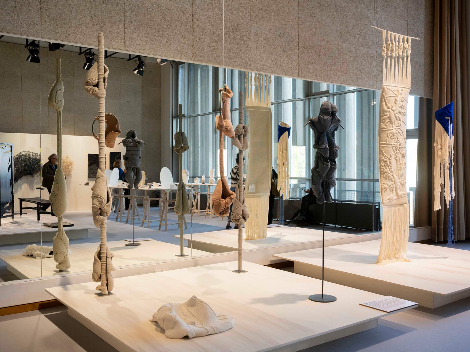 studio Nouvelle excellence, zoom sur Xavier Brisoux. Nouvelle édition de la Biennale Émergences 2025 : métiers d'art — 9 ter, commissariat assuré par Helena Ichbiah, Véronique Maire pour Est Ensemble et 14 Septembre