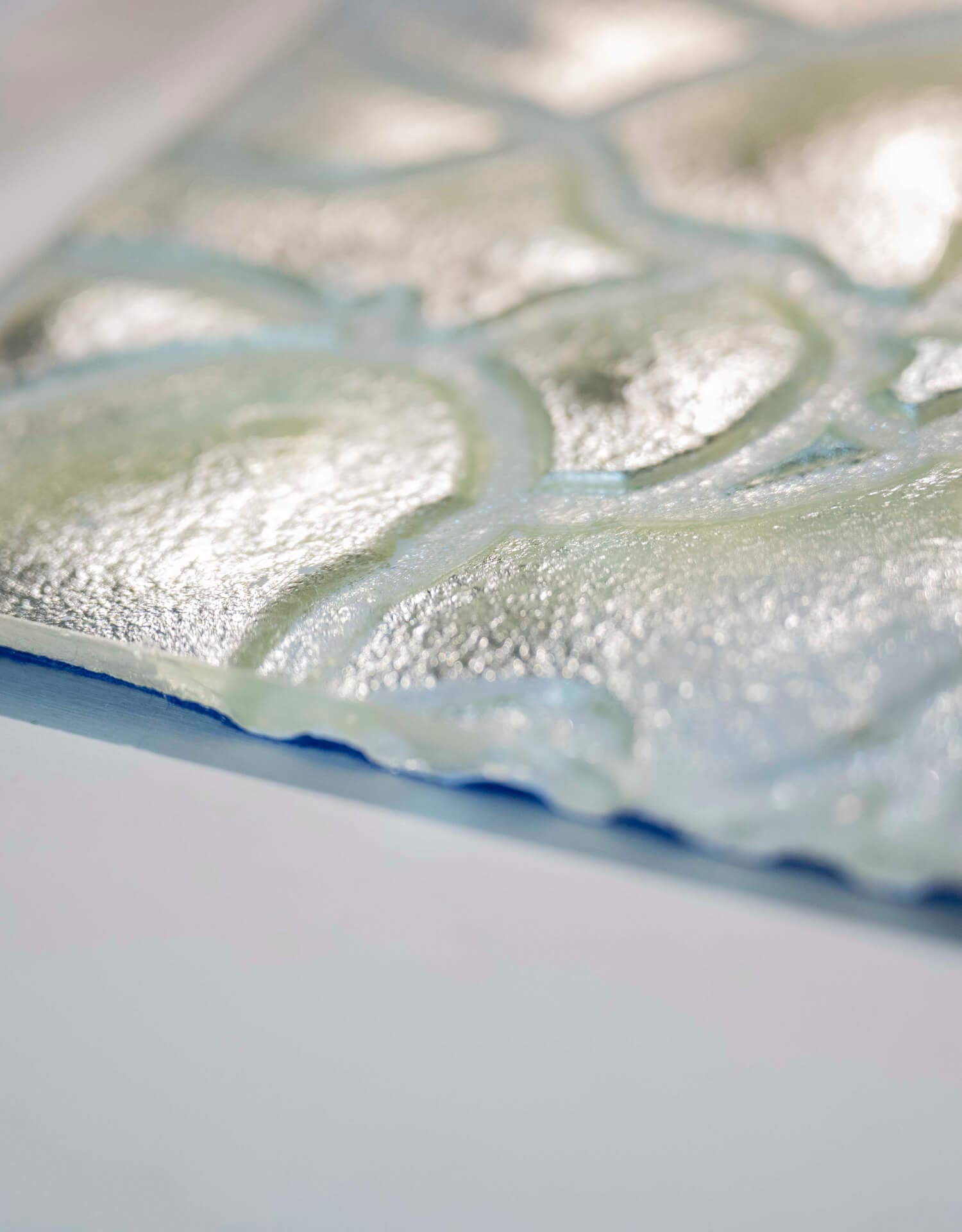 details de la compagnie du verre, Helena Ichbiah et Véronique Maire dirigent la 8ᵉ Biennale Émergences 2025 —9 ter avec Est Ensemble et 14 Septembre