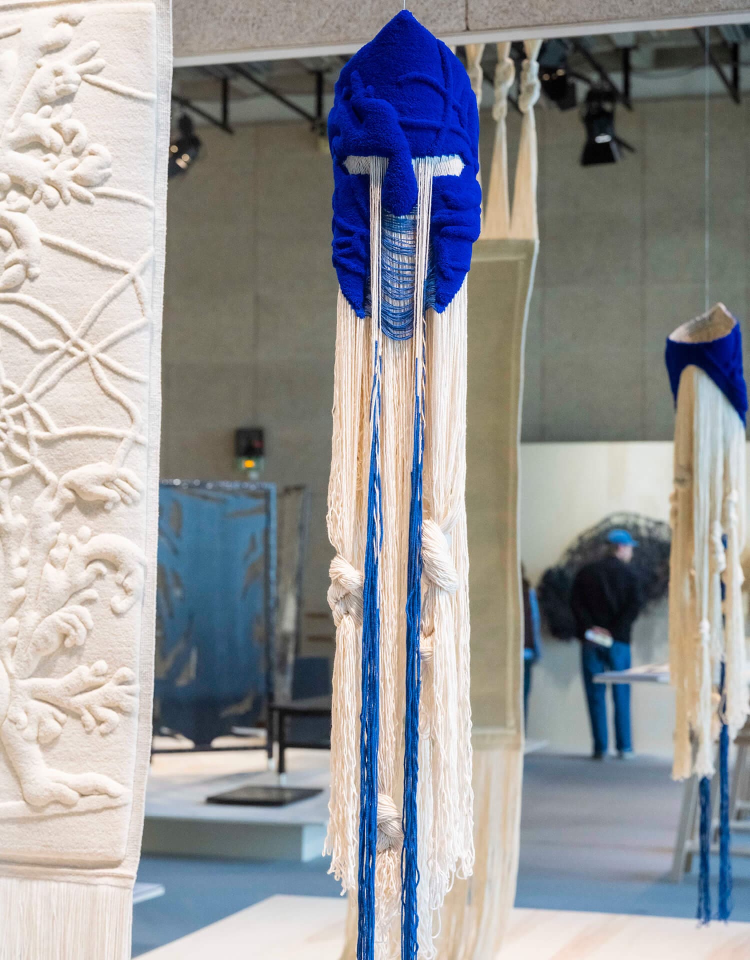 masque de l'Atelier Font&Romani, Helena Ichbiah et Véronique Maire dirigent la 8ᵉ Biennale Émergences 2025 —9 ter avec Est Ensemble et 14 Septembre