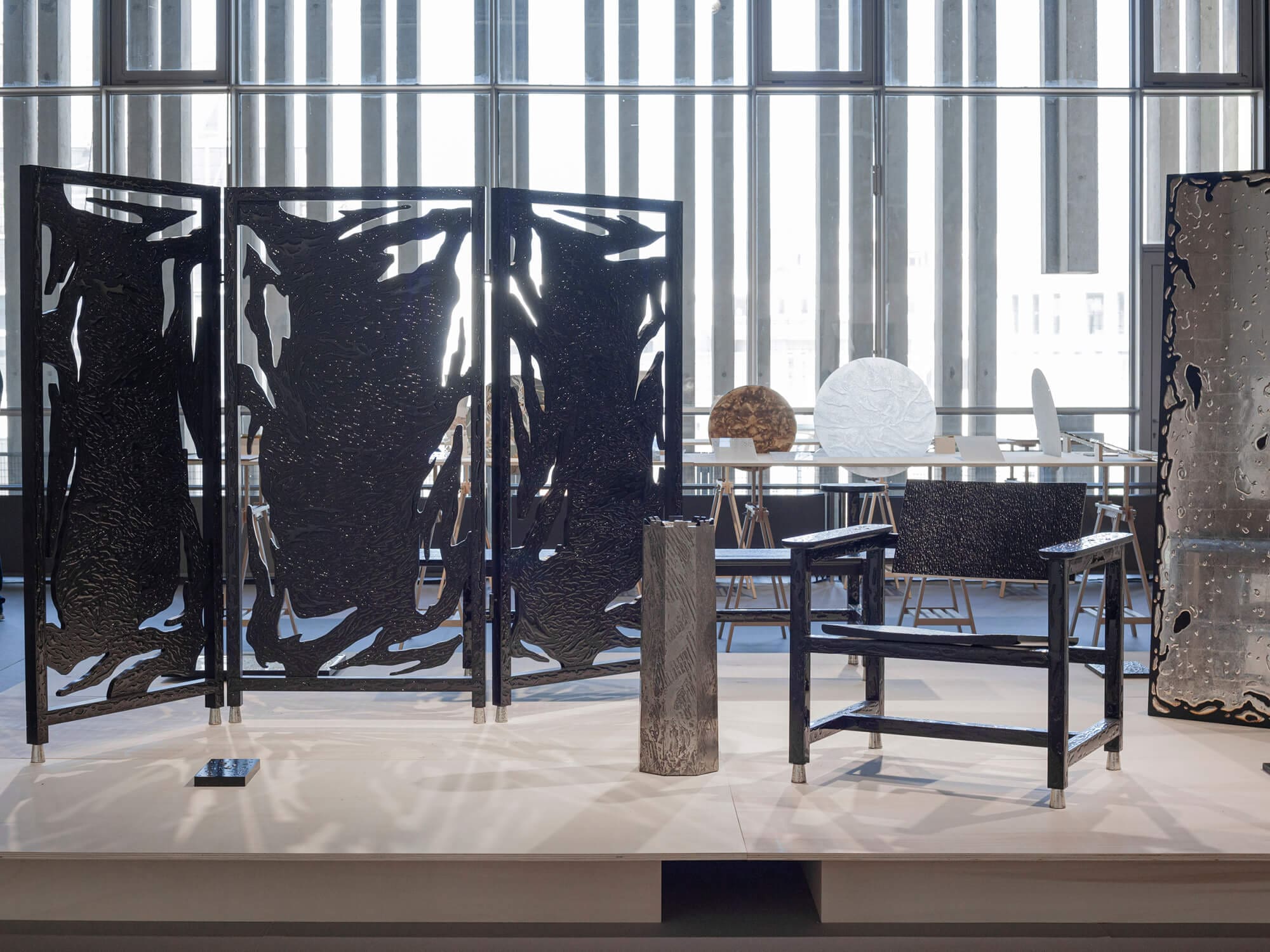 tableau présentant Quentin vuong, Nouvelle édition de la Biennale Émergences 2025 : métiers d'art—9 ter, commissariat assuré par Helena Ichbiah, Véronique Maire, pour Est Ensemble et 14 Septembre