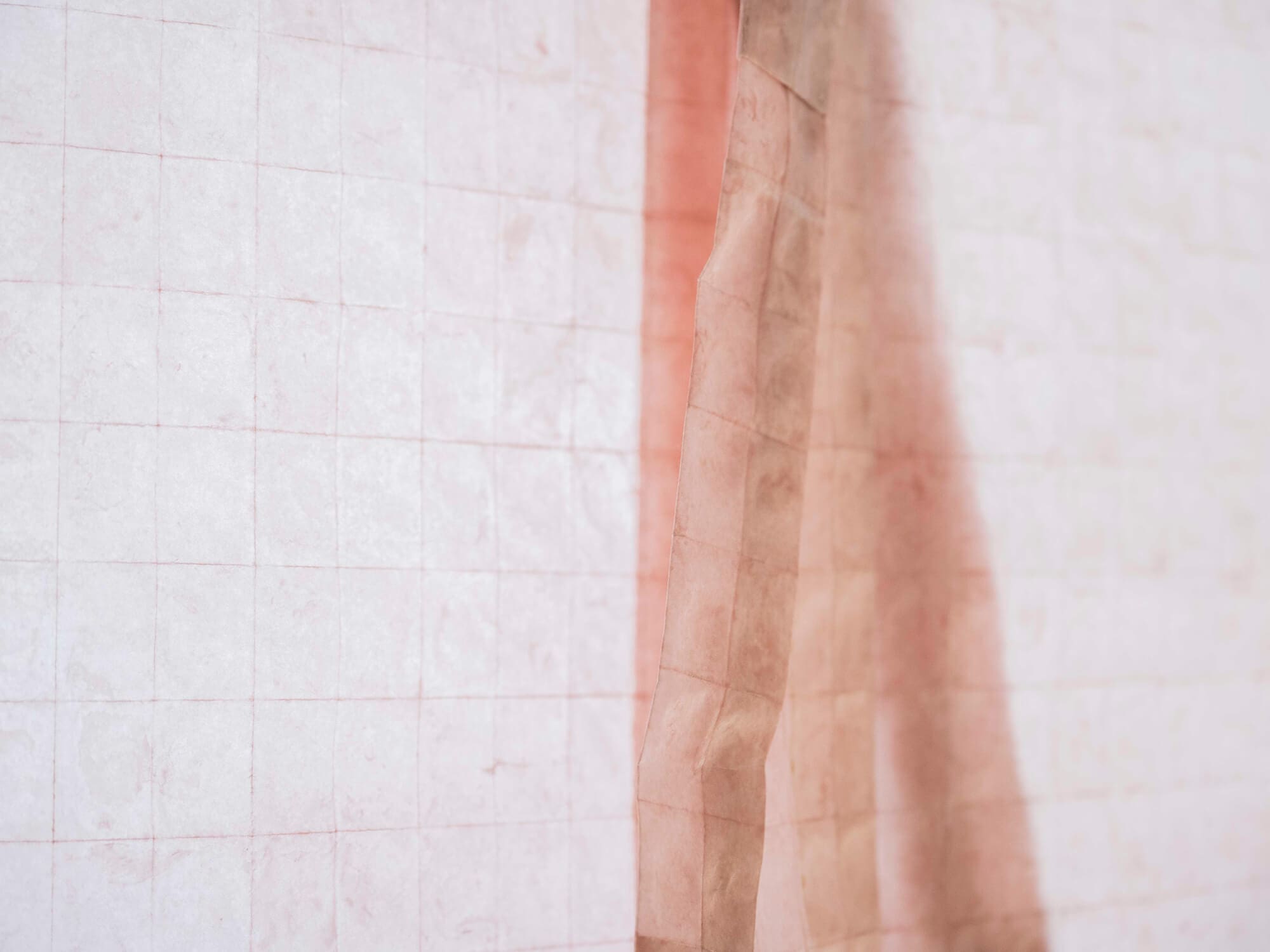 Studio ouvrage moderne: zoom sur Laurel Parker Book par Helena Ichbiah (IchetKar) et Véronique Maire aux commandes de la 8ᵉ Biennale Émergences 2025 au 9 ter, aux côtés d'Est Ensemble et 14 Septembre