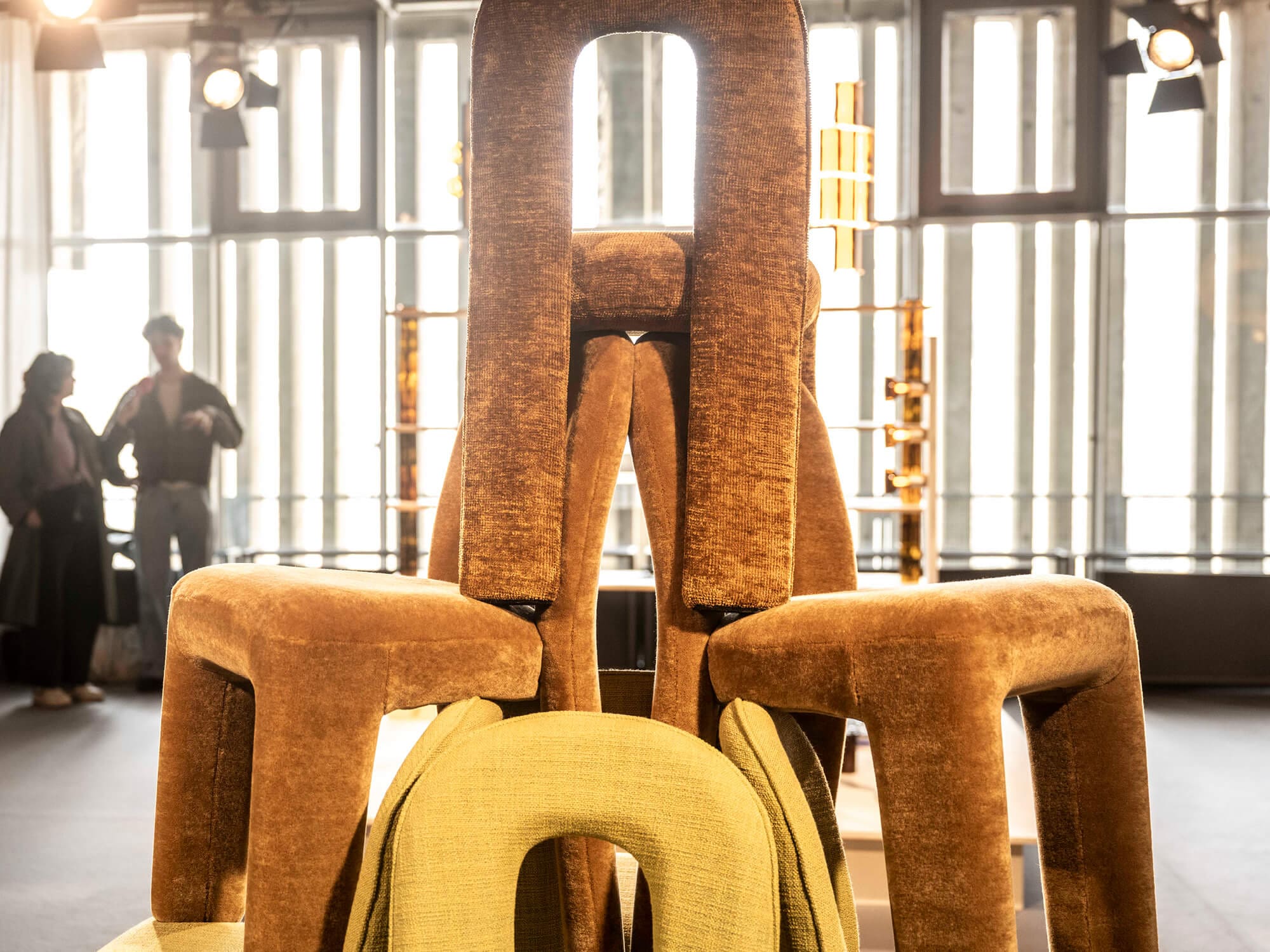studio Super simple avec Guillaume Delvigne. Nouvelle édition de la Biennale Émergences 2025 : métiers d'art — 9 ter, commissariat assuré par Helena Ichbiah, Véronique Maire pour Est Ensemble et 14 Septembre
